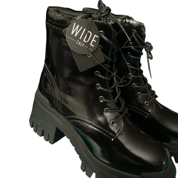 🦄 Forever 21 Glossy Black Moto Boots RT $45 - Picture 10 of 11